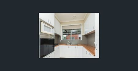 Neat and tidy family home - Photo 5