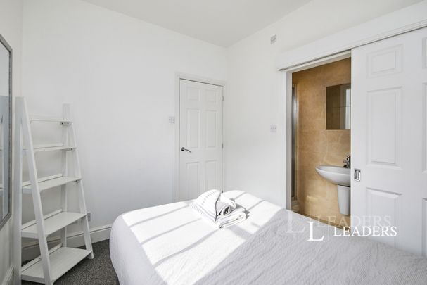 2 bedroom house to rent Brook Street, Derby, DE1 - Photo 1