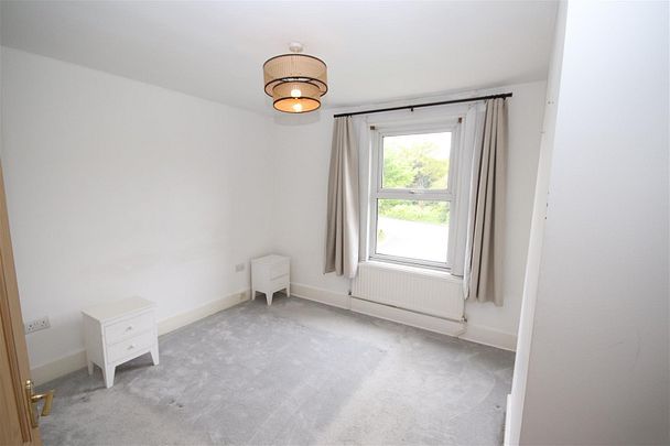 2 bedroom Terraced House to let - Photo 1