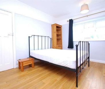 Cherry Tree Avenue, Guildford, Surrey, GU2 - Photo 6