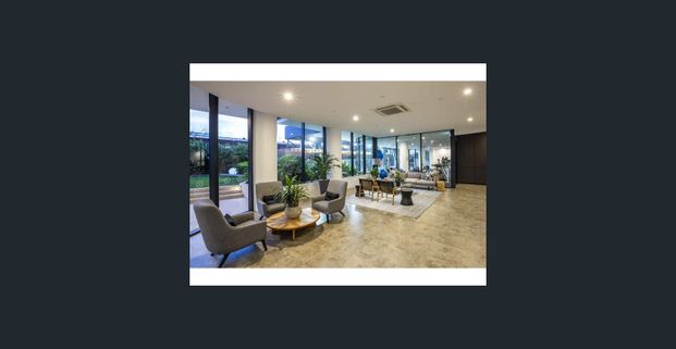 Luxury 2-Bedroom Apartment at Boardwalk Burleigh - Coastal Living in Style - Photo 1