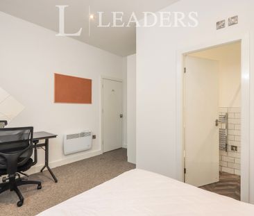 4 bedroom apartment to rent Rockingham Lane, Sheffield, South Yorks... - Photo 5