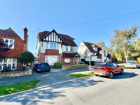 Collington Avenue, Bexhill-on-Sea, East Sussex - Photo 1