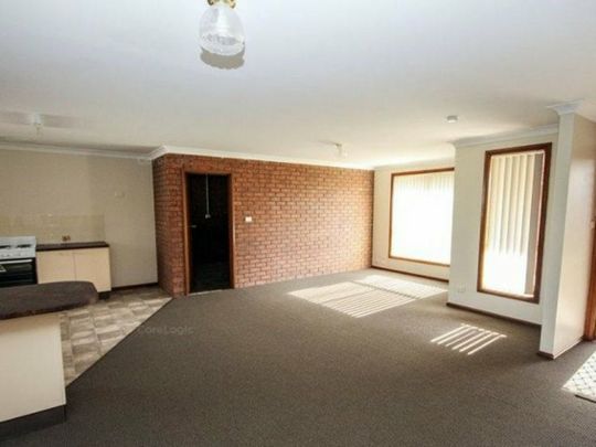 Town House - Photo 1