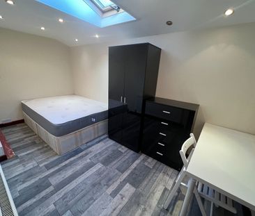 Room in a Shared House, Geary Road, NW10 - Photo 1