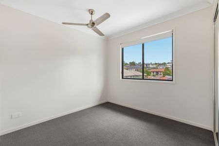 Looking for a great family home? - Photo 4