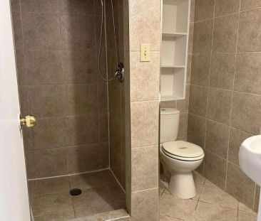 16 ROWANWOOD AVENUE - Photo 5