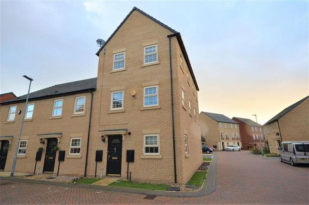 2 bedroom townhouse to rent - Photo 1