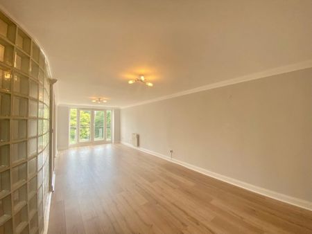 2 bedroom Flat To Let - Photo 4