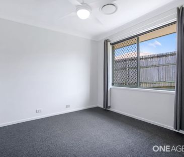 Large Family Home in Prime Petrie Location - Photo 3
