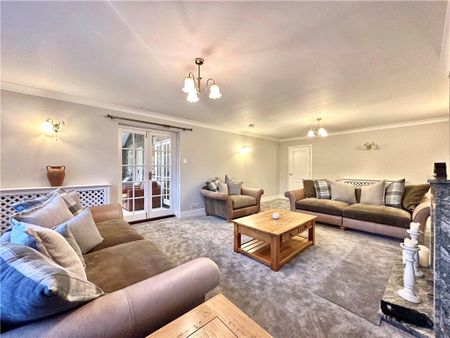 4 bedroom detached house to rent - Photo 4