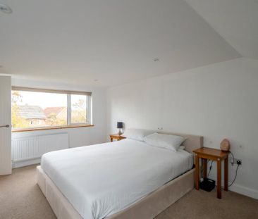 4 bedroom semi-detached house to rent - Photo 5