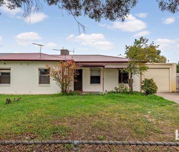 7 Byron Street, Mansfield Park. - Photo 1