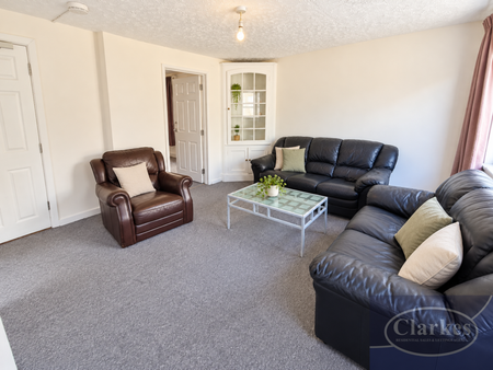 5 bedroom detached house to rent - Photo 2