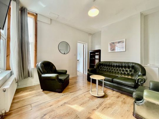 Room in a Shared House, Radford Boulevard, NG7 - Photo 1