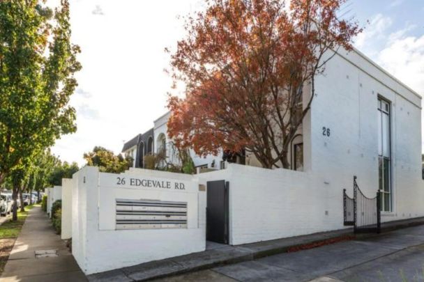 Split Level Townhouse - Photo 1