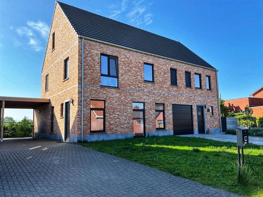 Prachtige halfopenwoning met 3 slaapkamers en tuin - Photo 1