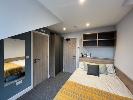 Room 6 & 7, Flat 16, Commercial Point, NG9 2NG, NOTTINGHAM - Photo 4