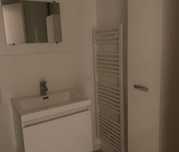 Location Appartement 1 pièce 27m² ST NAZAIRE 44600 - Photo 2