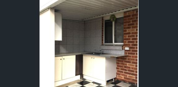 Neat & tidy home - Photo 2