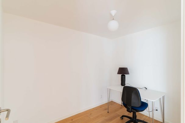 Totalrenoveret villa i tre plan med terrasser og privat sø - Foto 1