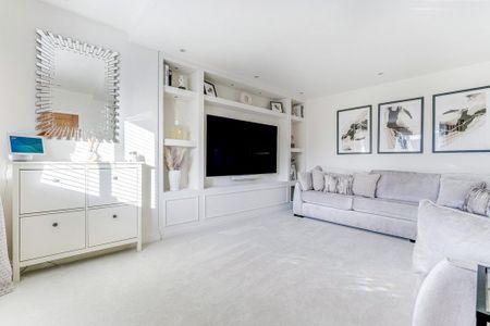 5 bedroom semi-detached house to rent - Photo 4