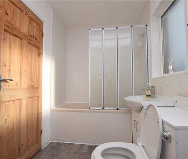 2 bedroom end of terrace house to rent - Photo 5