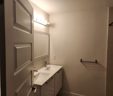 For Lease - 540 Essa Road, Barrie, Ontario - Photo 2