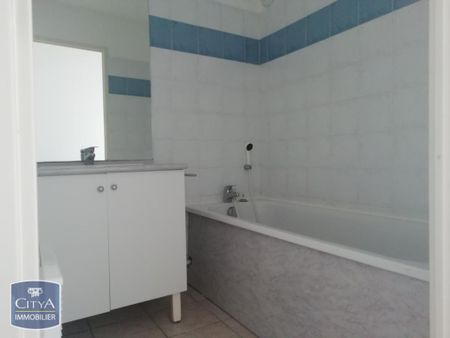 Location Appartement 2 pièces 45m² ST GILLES 30800 - Photo 4