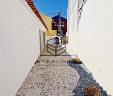 Loures, Lisbon - Photo 1