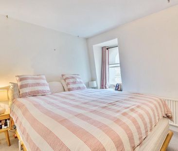 3 bedroom flat to rent - Photo 6