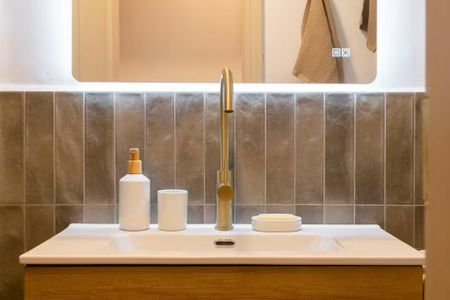 Gran Via de les Corts Catalanes, Barcelona, Catalonia 08004 - Foto 3