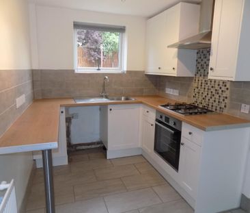 2 bedroom semi-detached house to rent - Photo 2
