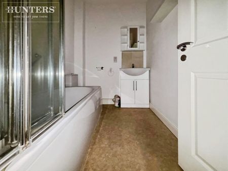 2 bedroom Flat To Let Total Size: 700 SQ FT - Photo 5