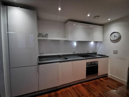 2 bedroom flat to rent - Photo 4