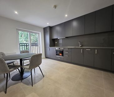 Brookhill Road, London, SE18 - Photo 4