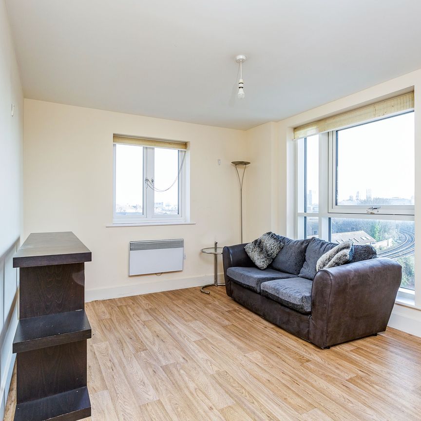 2 bedroom apartment to rent The Roundhouse, Gunwharf Quays, Portsmouth, PO1 - Photo 1