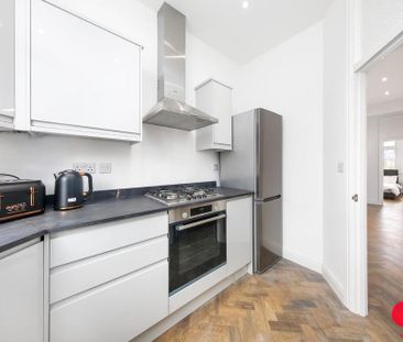 2 bedroom maisonette to rent - Photo 2