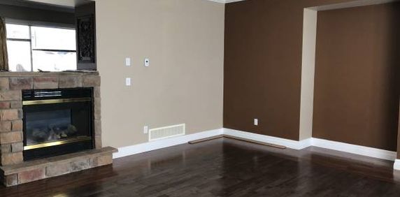 Family Home in Promontory with Wet Bar - Photo 2