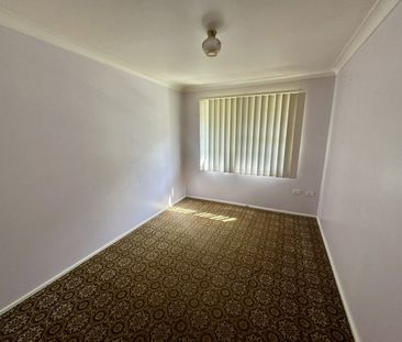 LOCATION LOCATION LOCATION! - Photo 5