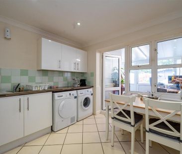 2 bedroom semi-detached house to rent - Photo 3