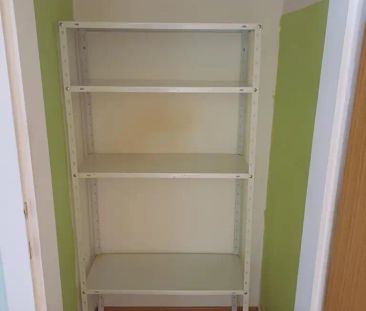 NEU - Gepflegte 2-Zimmer-Wohnung mit Küchenblock und Loggia in Lang... - Photo 1