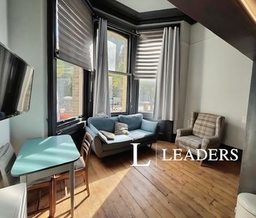 studio to rent The Drive, Hove - Photo 3