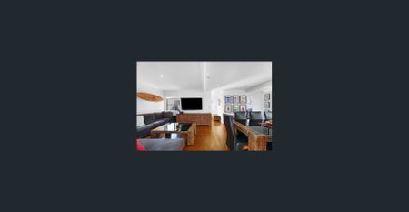 Coastal Living in Prestigious Koala Park. Easy walk to Tallebudgera Creek - Photo 3