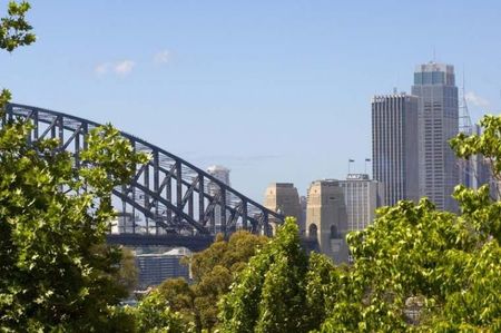 Architecturally Designed Four-Bedroom Terrace - Photo 4