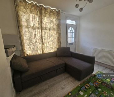 3 bedroom terraced house to rent - Photo 1