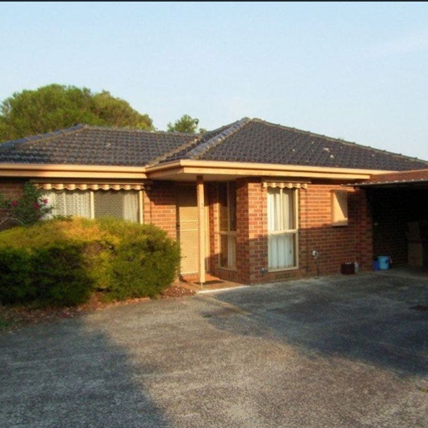 Spacious 2 Bedroom Unit - Photo 1