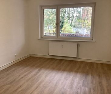 Jetzt zugreifen: renovierte 2,5 - Zimmer-Erdgeschoss- Wohnung mit B... - Photo 6