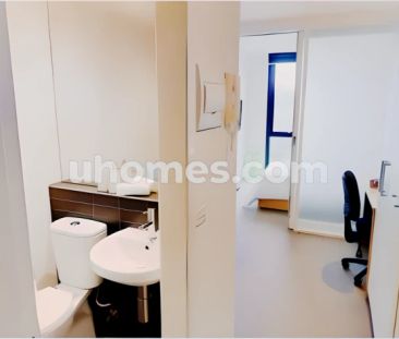 One Bedroom Apartment - Photo 3