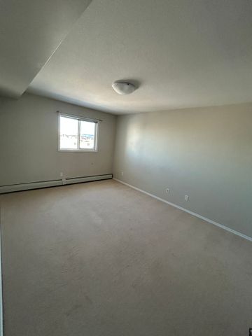 Lakewood - Approx | 2 Bedrooms | 2 Bathrooms - 235 Herold Terrace #414, Saskatoon - Photo 2